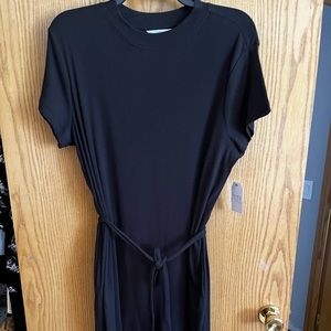 NWT Women’s black short sleeve dress